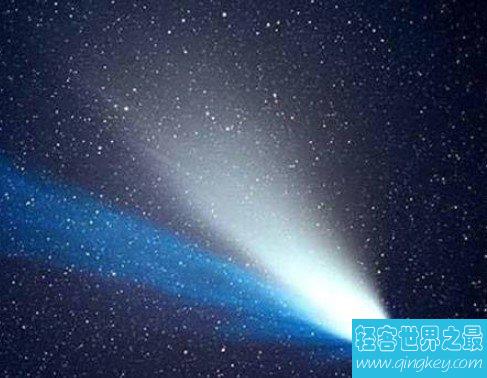 周期最短的彗星，哈雷彗星也被叫做扫把星