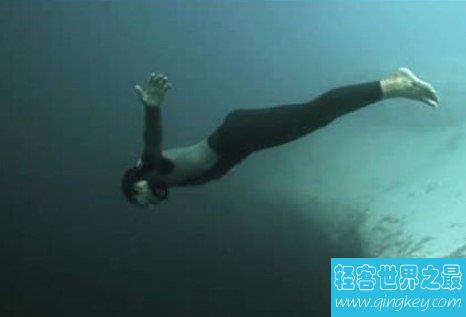 人类徒手潜水最深纪录 吉翁·奈瑞深潜最高记录达113米