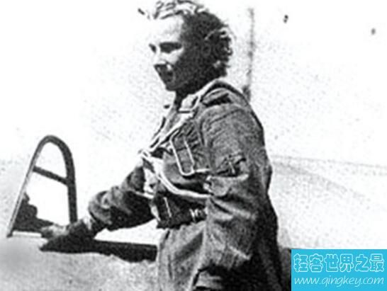 世界上第一位女性王牌飞行员，击落敌机最多的女性