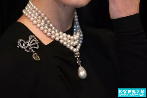 世界上最贵的珍珠:一颗天然巨型珍珠拍出2.5亿天价