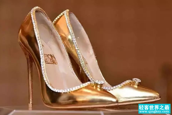 世界上最贵的高跟鞋:卖出1.2亿天价(镶嵌2千多颗钻石)