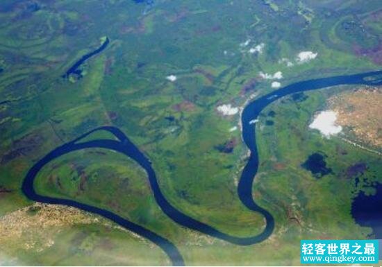 世界上最长的河是尼罗河，全长6670公里(面临干涸危机)