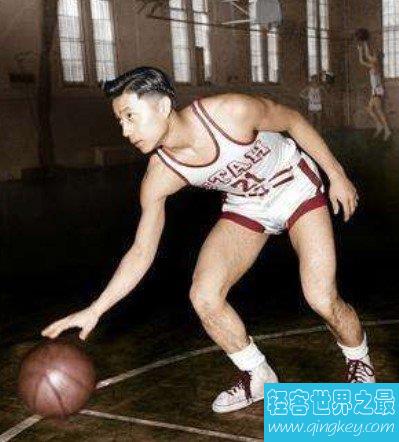 NBA史上第一个亚洲球员，入选犹他州体育名人堂