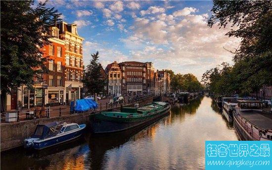 世界上最适合骑自行车的10个城市，阿姆斯特丹自行车比平民还多！
