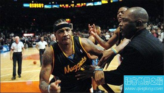NBA史上最严重斗殴事件麦迪逊斗殴事件发生的原因 这一事件有何影响