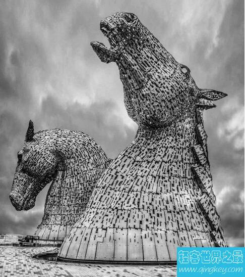 世界最大的马头雕塑，高30米耗资500万英镑