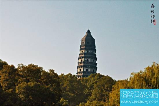 世界上十大最古老的斜塔，虎丘塔早比萨斜塔200年