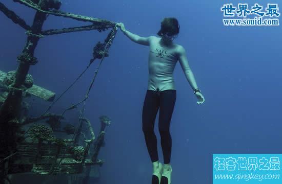 人类潜水最深纪录，深达332米(人类潜水极限)