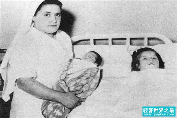 世界最小母亲是谁 琳娜·玛迪纳5岁就当妈相当让人震惊