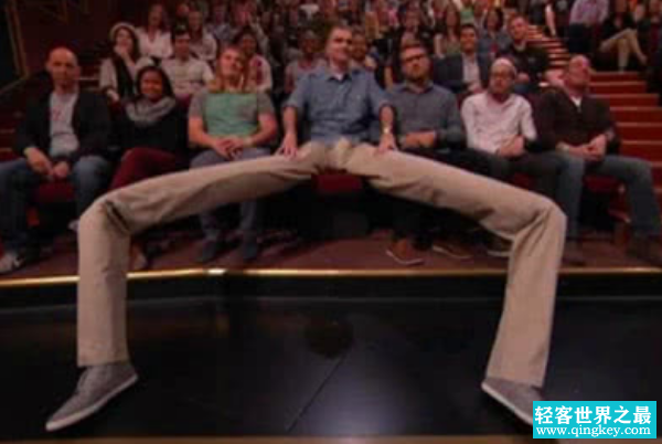 世界上腿最长的人：丹尼尔腿长两米(霍利腿长1.98米)