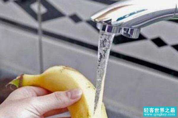 为什么香蕉不能放冰箱保鲜：低温会使香蕉冻坏(热带水果)